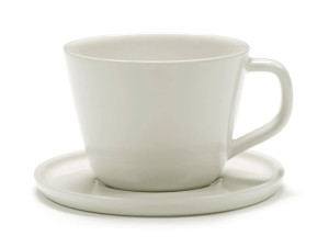 Фарфоровая кофейная чашка с блюдцем