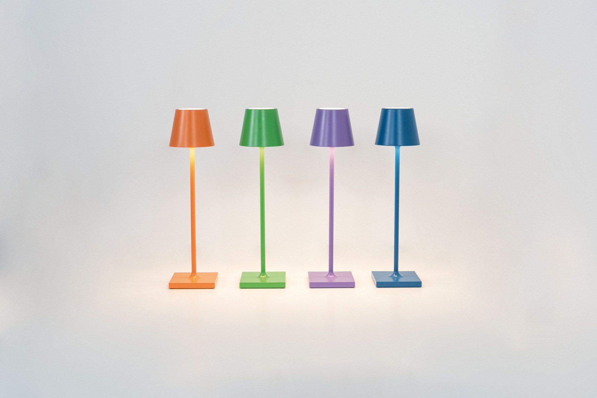 USB зарядка алюминиевая светодиодная настольная лампа Zafferano Poldina ARCH-00133568 - Вид №24