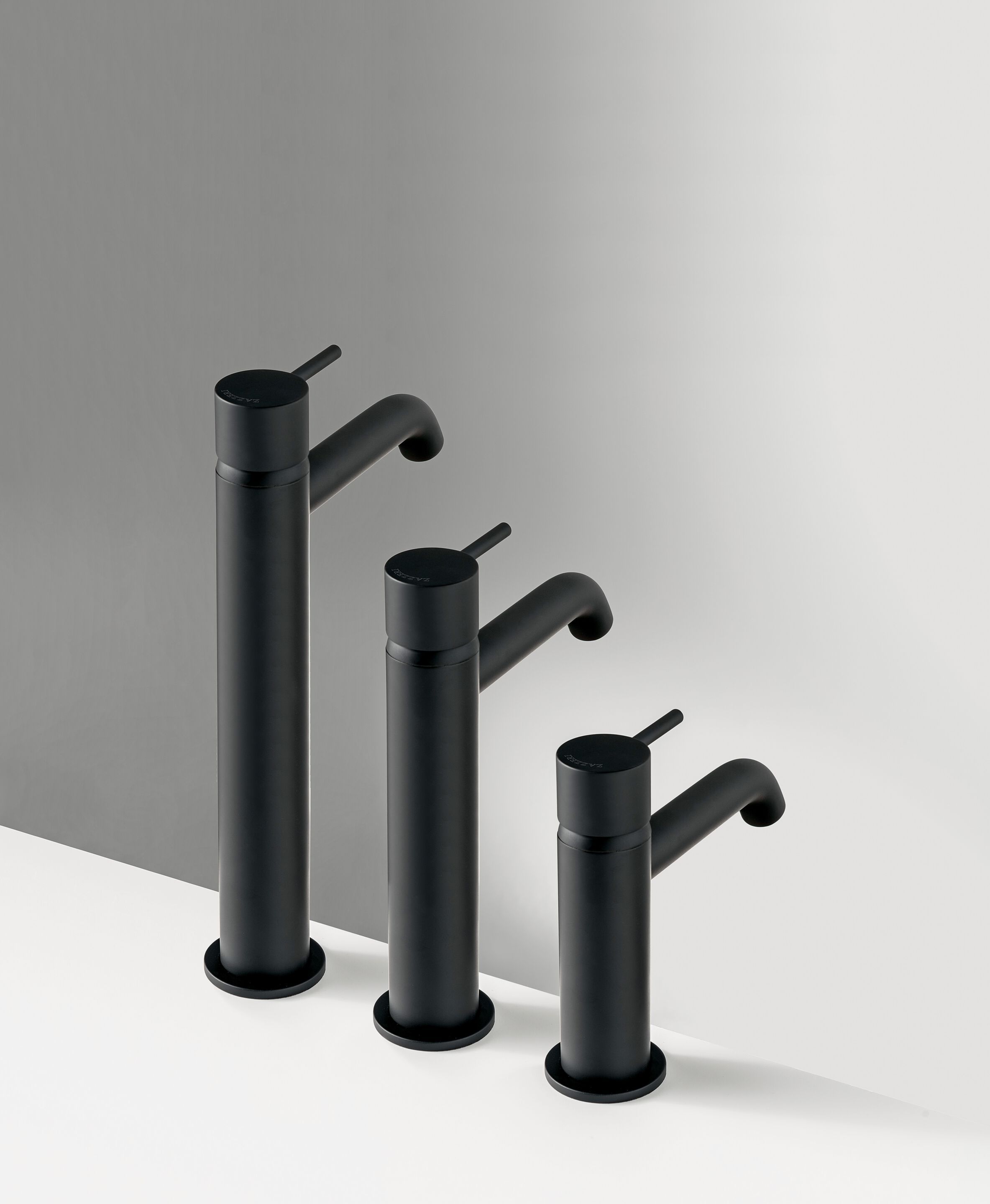 Однорычажный смеситель для раковины с одним отверстием Zazzeri мода ARCH-00085719 - Вид №1