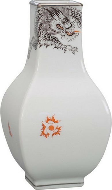 10528201 Meissen Ваза 13см "Дракон Минг в черном цвете" Фарфор 