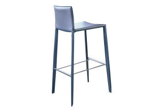 Высокий кожаный стул