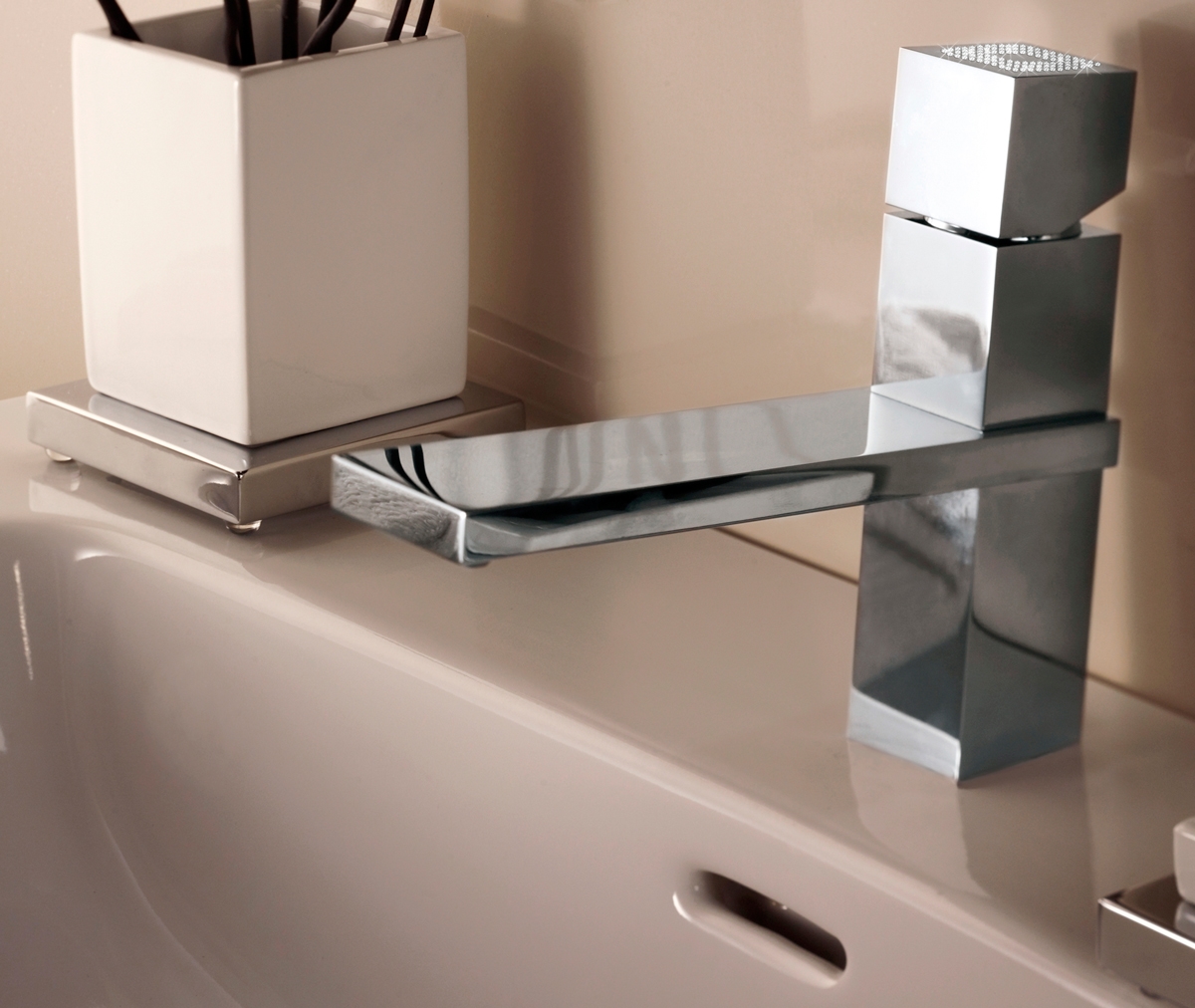 Z004301 Смеситель & запорный кран Cube BOSSINI  - Вид №4