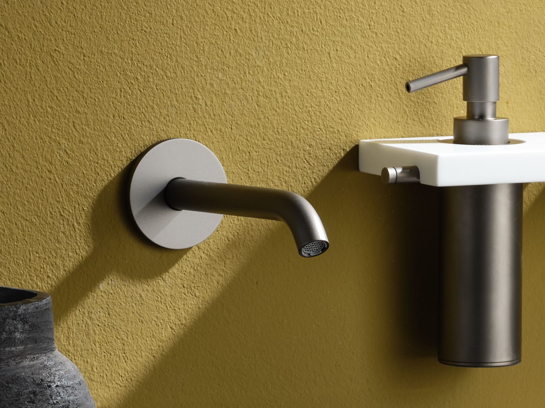 Настенный дозирующий носик для умывальника Ritmonio Diametro35 Cross ARCH-00117797 - Вид №1