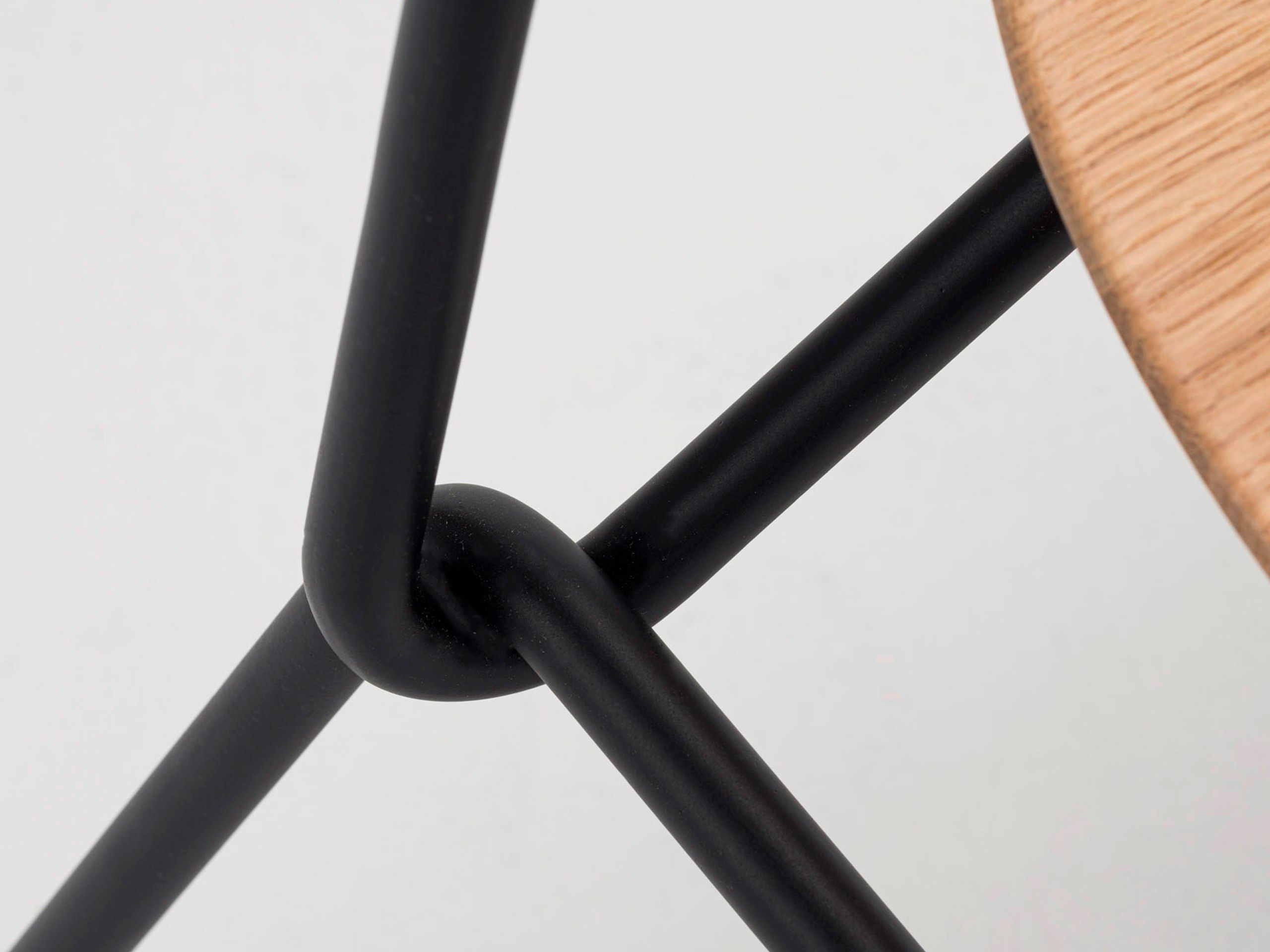 Стул с подлокотниками с открытой спинкой prostoria Strain ARCH-00104296 - Вид №3