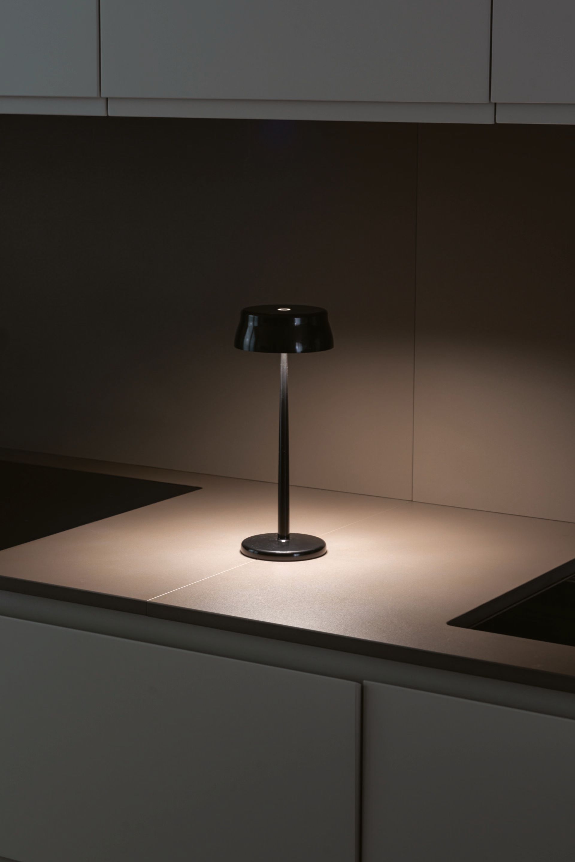 Аккумуляторная настольная лампа Zafferano Sister Light Wi-Fi ARCH-00125653 - Вид №6