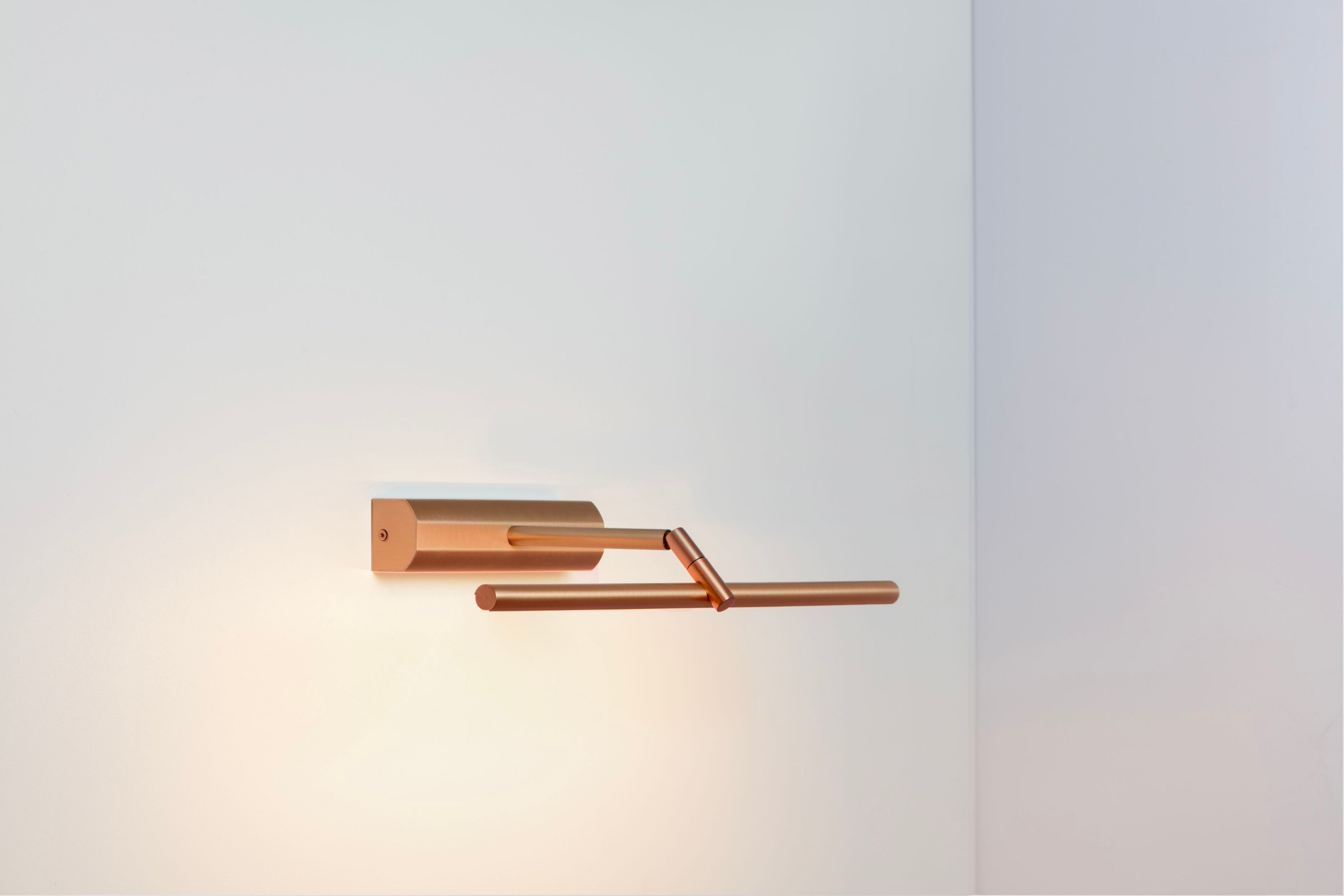 Латунный светодиодный настенный светильник для картин CVL Luminaires Airy ARCH-00060345 - Вид №8