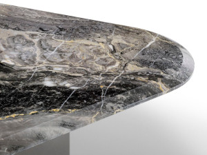 Мраморный и металлический журнальный столик