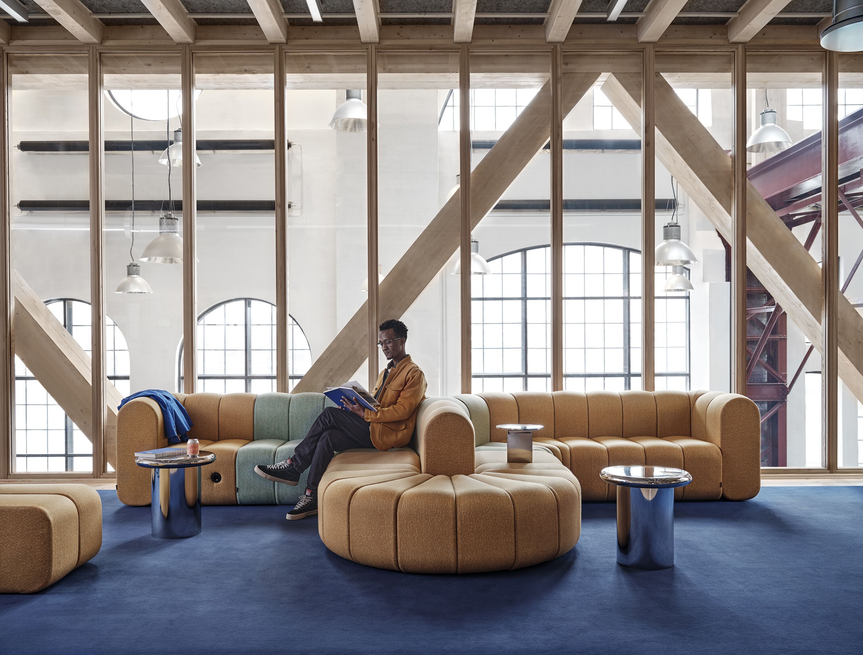 Круглый журнальный столик из зеркального стекла Bla Station BLANK ARCH-00053213 - Вид №1