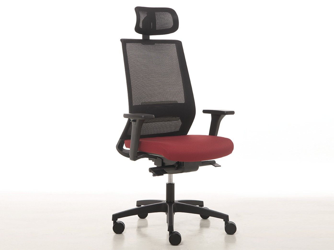 Мягкое регулируемое по высоте офисное кресло с подголовником Nahu Логика ARCH-00074703