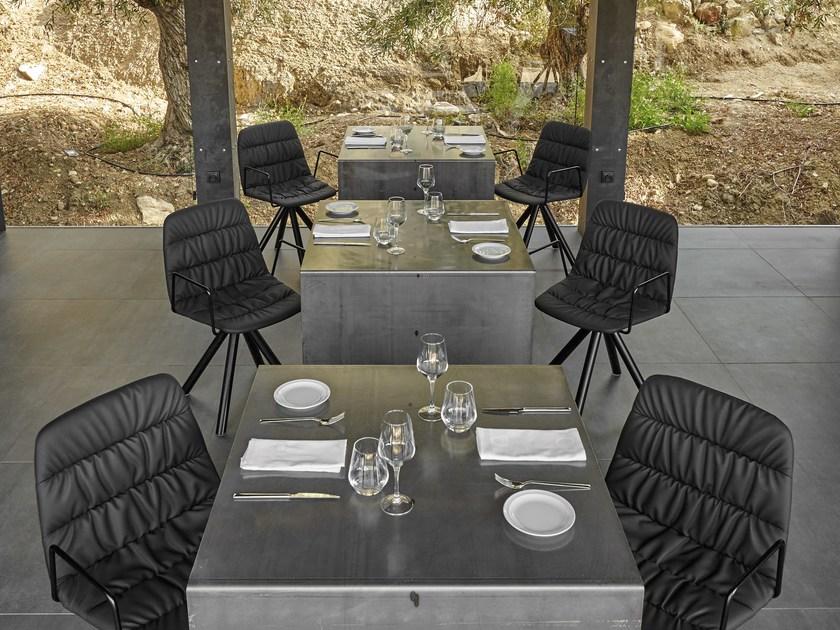 Viccarbe Мягкое вращающееся кресло на жердочке Maarten sun-id-1352641 - Вид №5