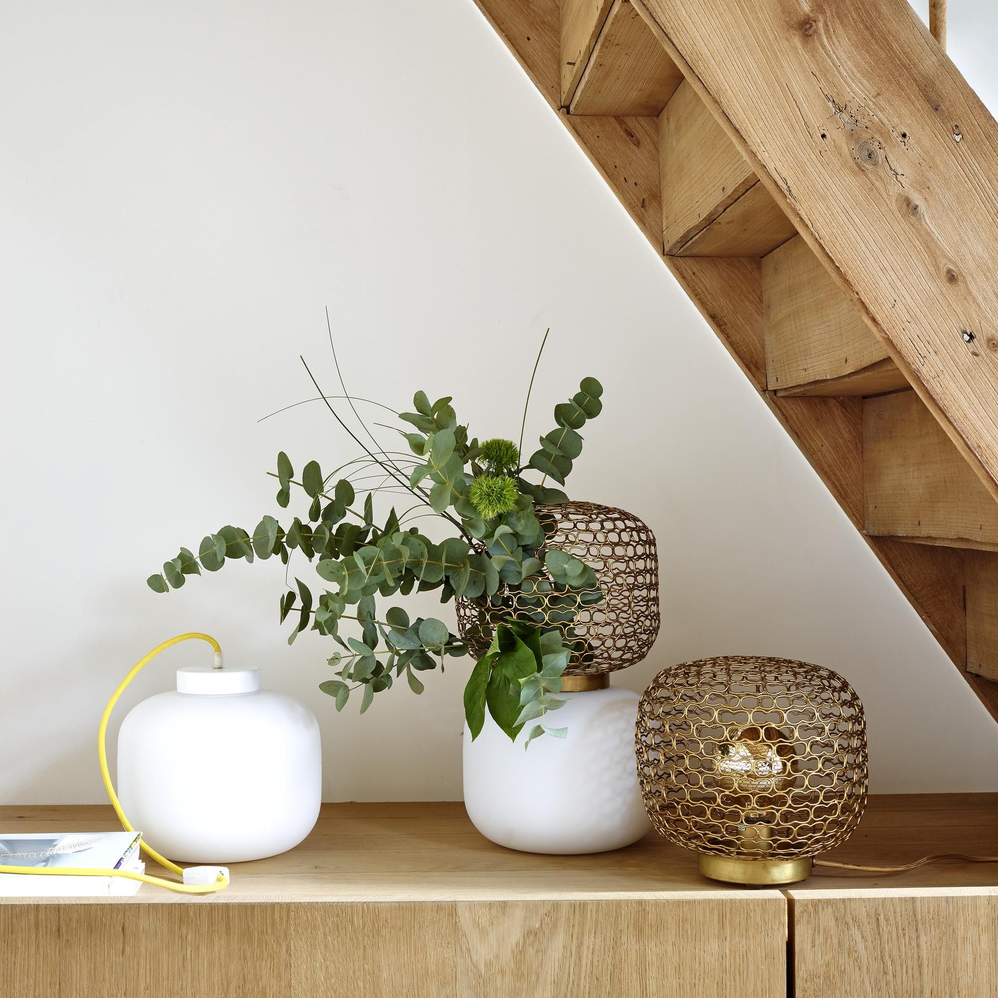 Ваза с опаловым основанием и латунной сеткой Ligne Roset Jali ARCH-00142635 - Вид №1