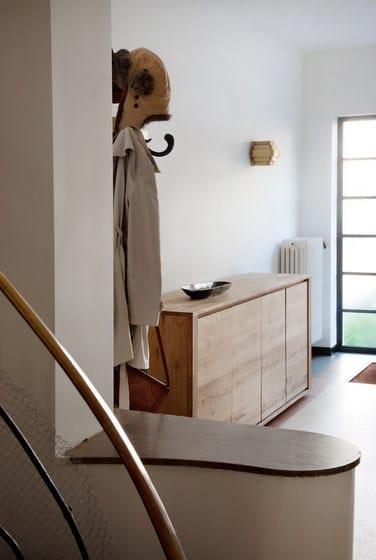 Шкаф из массива дерева с распашными дверями Ethnicraft Shadow ARCH-00026782 - Вид №4