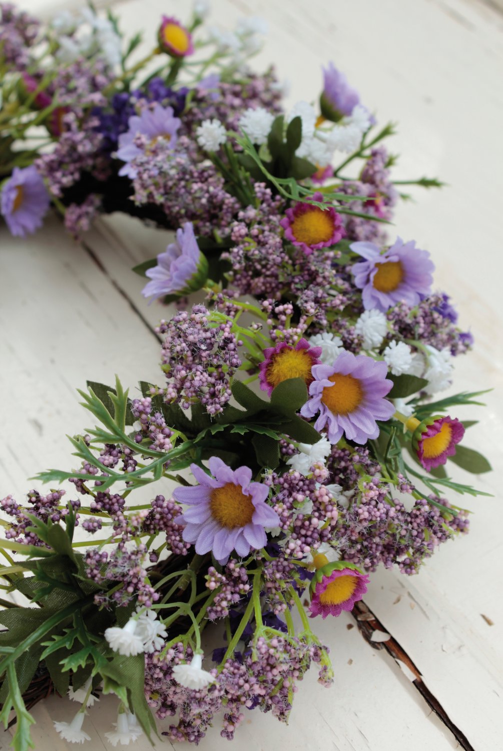 3165 225 a3 Искусственный венок 'лаванда / ромашки / гипсофила' на ротанге, Ø 32 см, бледно-лиловый H-andreas 