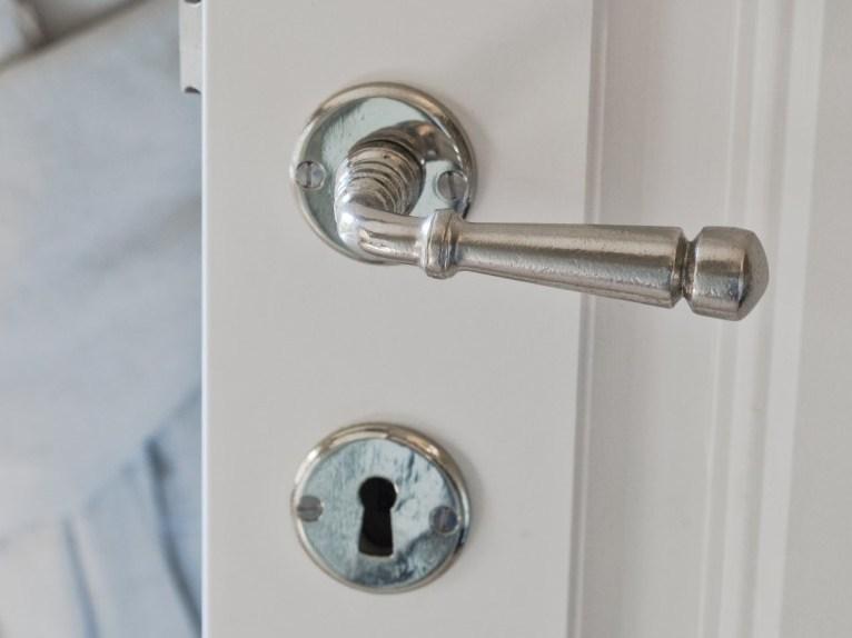 Dauby Металлическая ручка на розетке Pure® 8527 - Вид №2