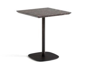 Квадратный каменный стол