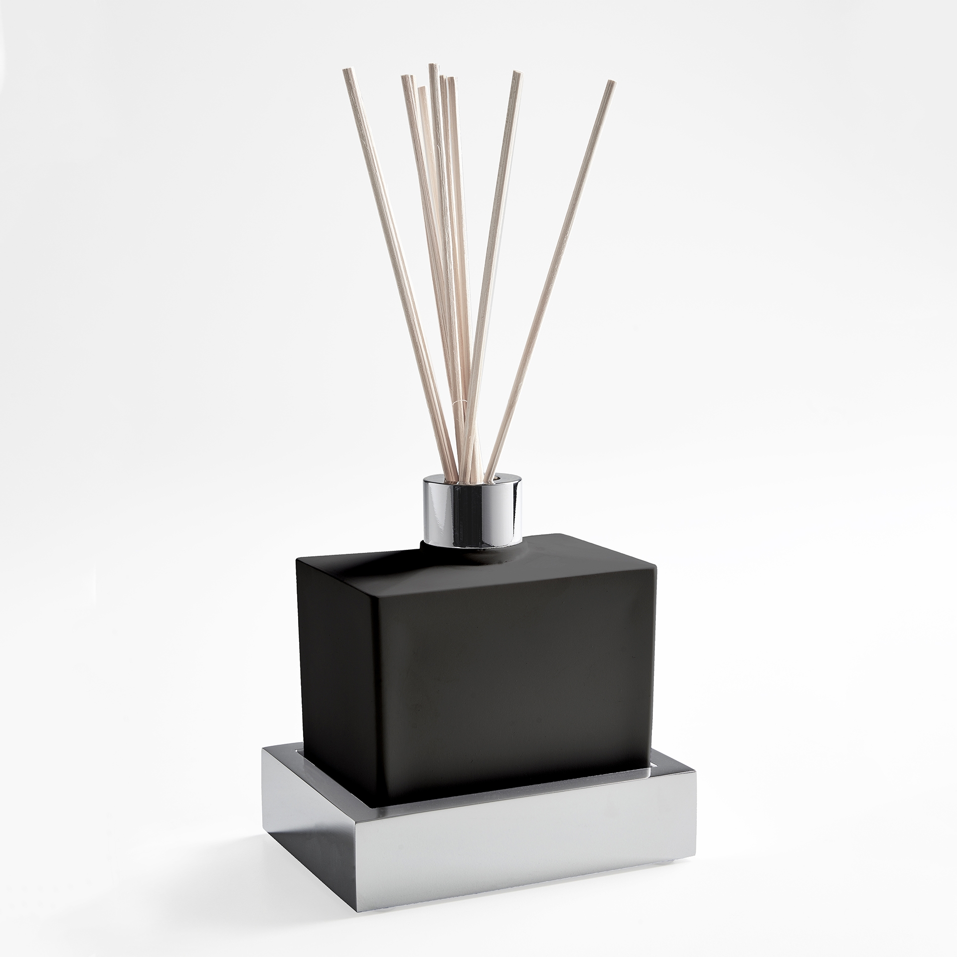 SK01P 3SC Настенный дозатор ароматизаторов Moderno Treesseci 3SC - Вид №1