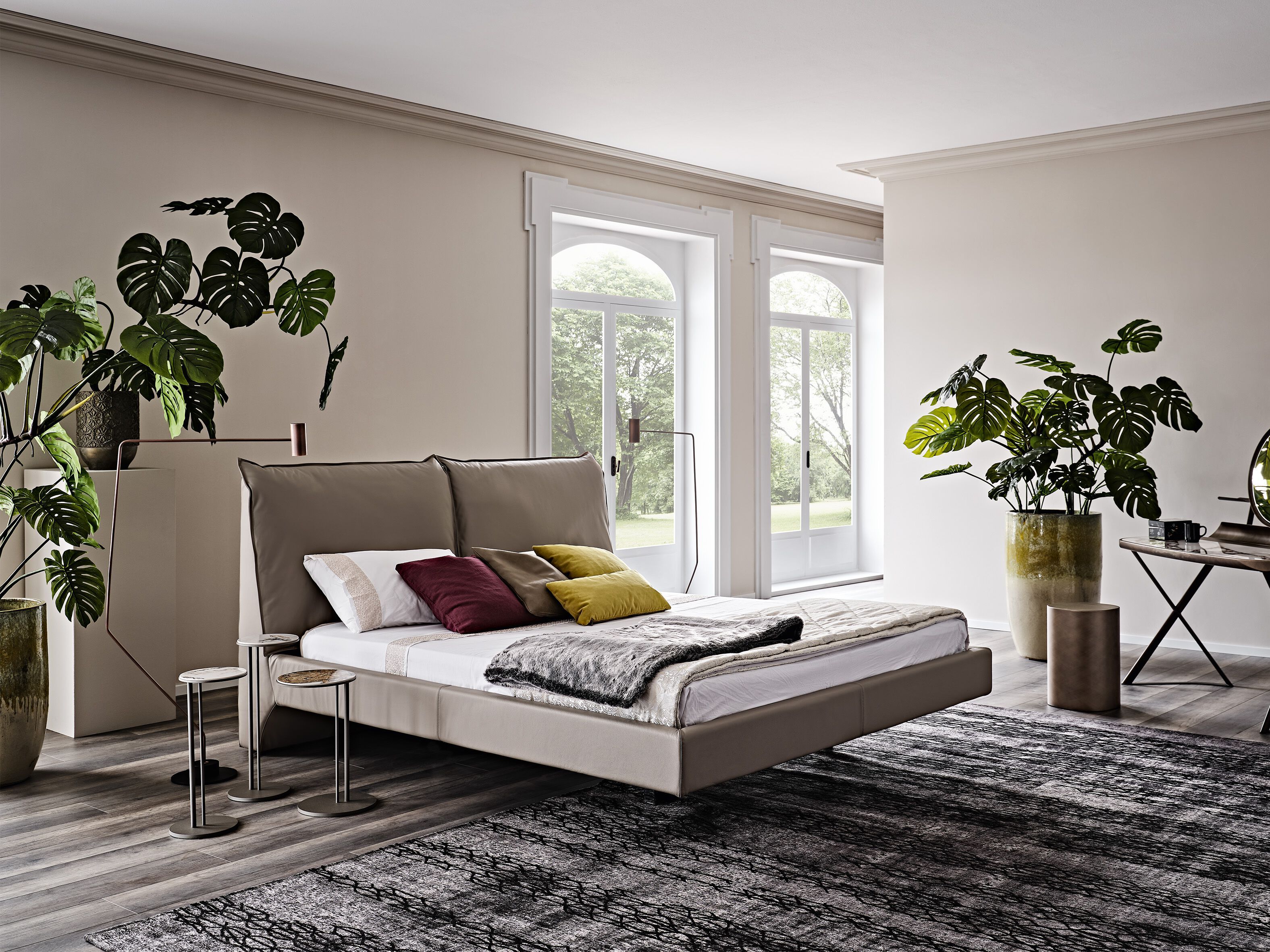 Двуспальная мягкая кровать Cattelan italia LUKAS ARCH-00153153