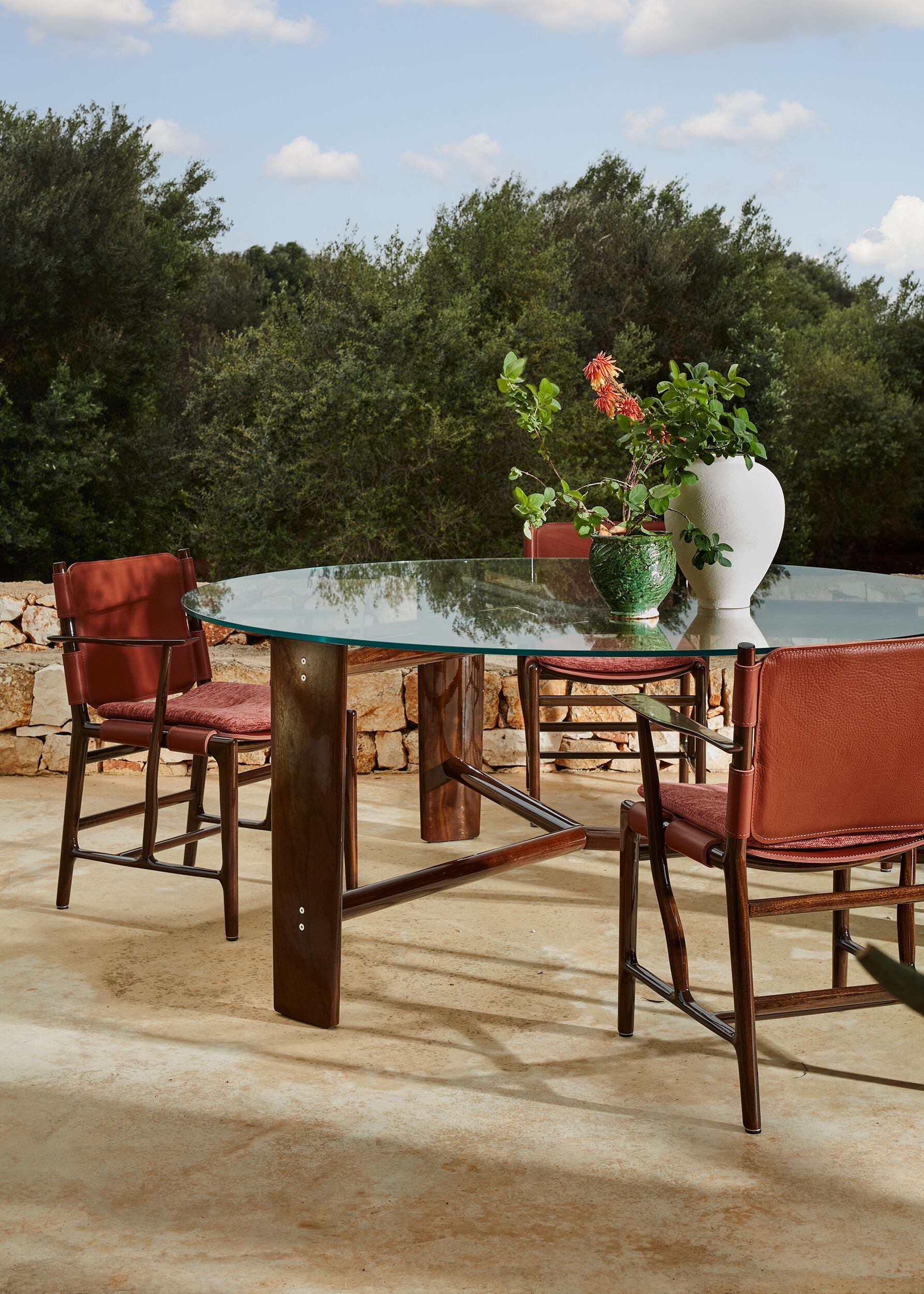 Круглый садовый стол из красного дерева и стекла Exteta No-Glue ARCH-00142845 - Вид №4