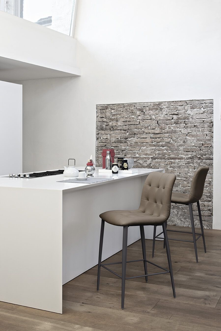 Регулируемый по высоте кожаный стул со спинкой Bontempi Casa Kuga ARCH-00122344 - Вид №1