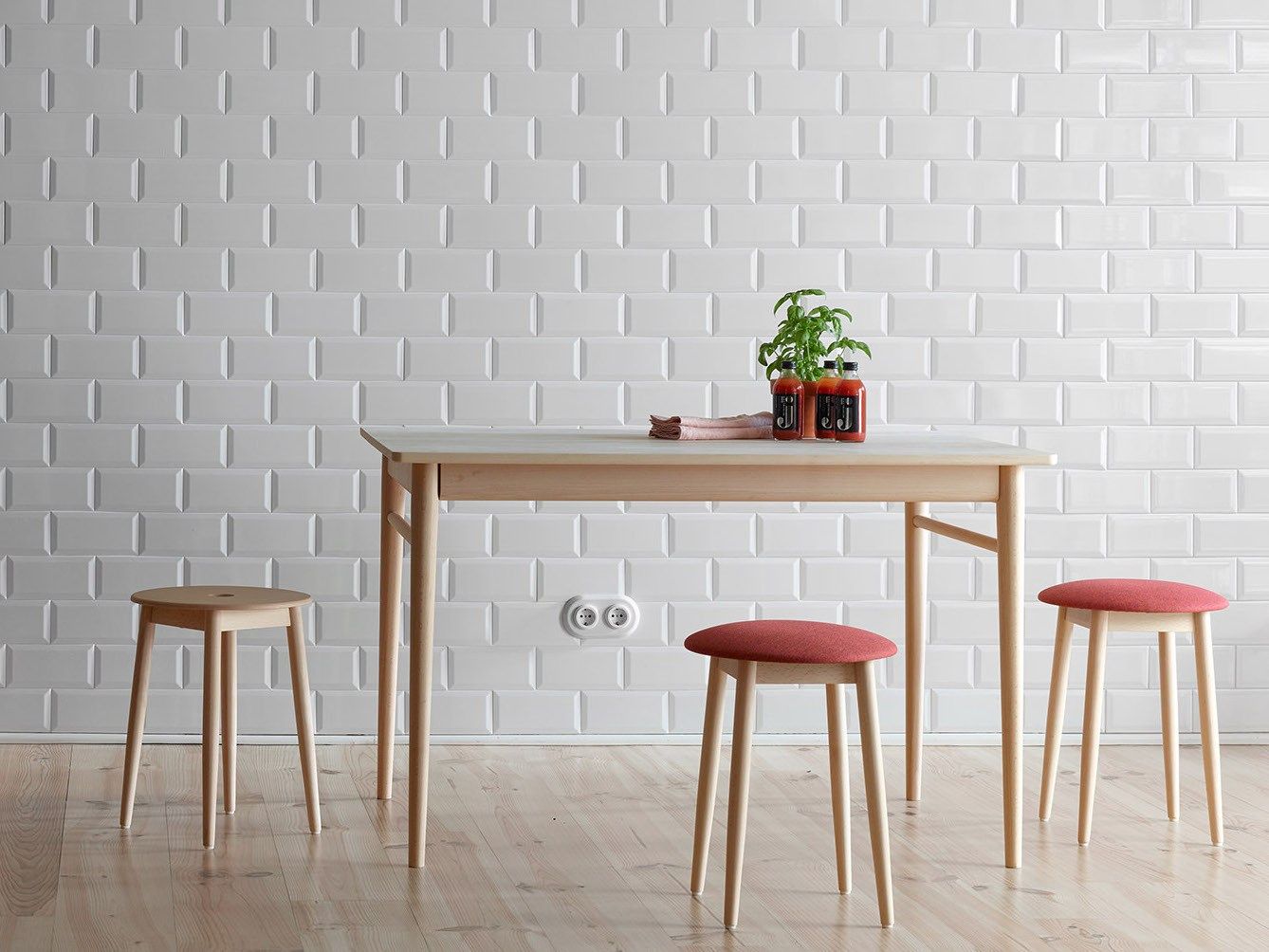 Деревянный низкий стул ONDARRETA ARCH-00007310 - Вид №4