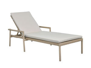 Шезлонг из синтетического волокна с подлокотниками