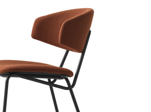 Тканевый стул