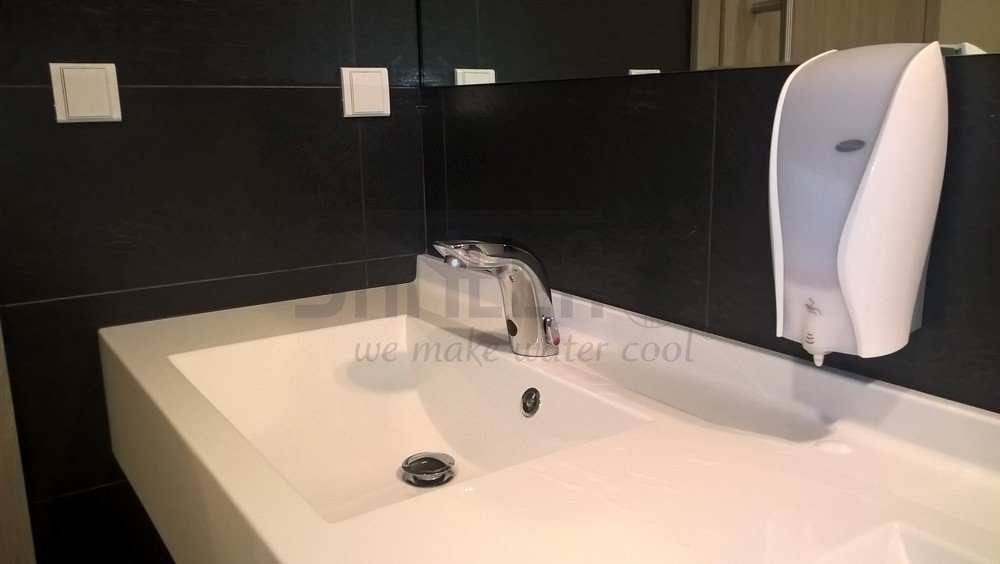 03365 Автоматический смеситель с рычажком для настройки температуры воды, 6 В SANELA  - Вид №1