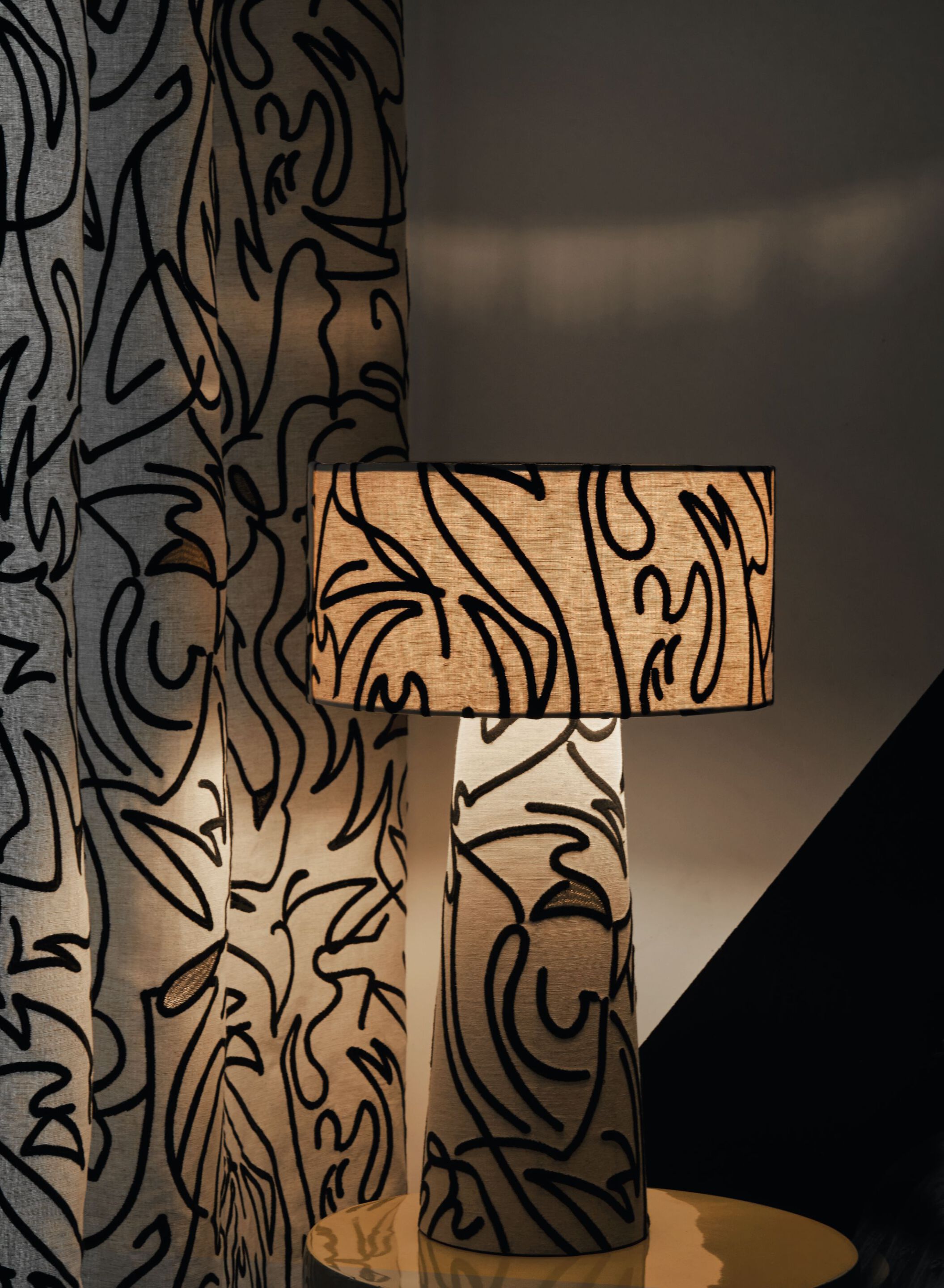 Вышитая ткань с графическим рисунком Casamance Arty ARCH-00041859 - Вид №1