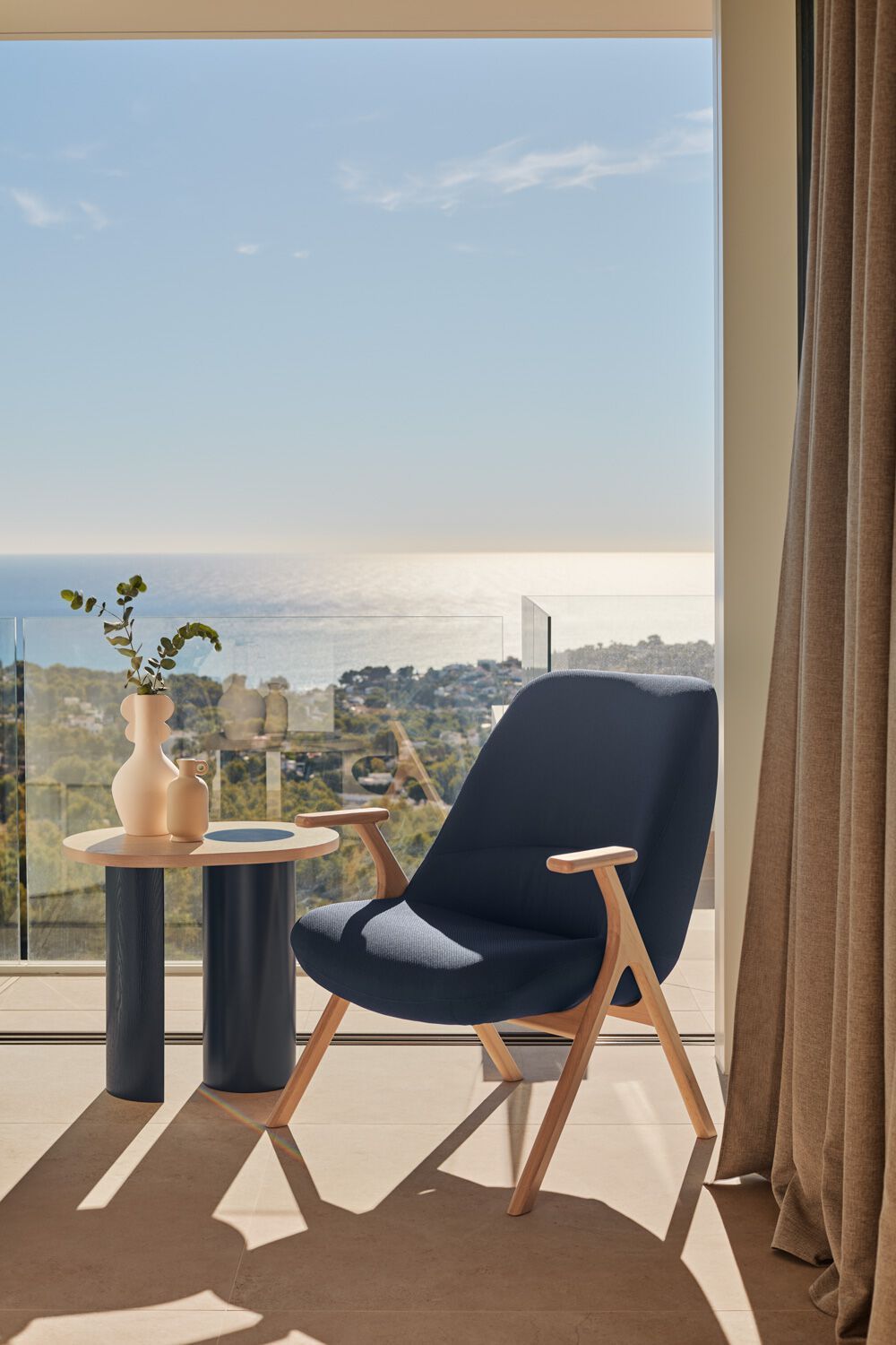 Полиэфирное кресло с подлокотниками TEULAT Dins ARCH-00089865 - Вид №4