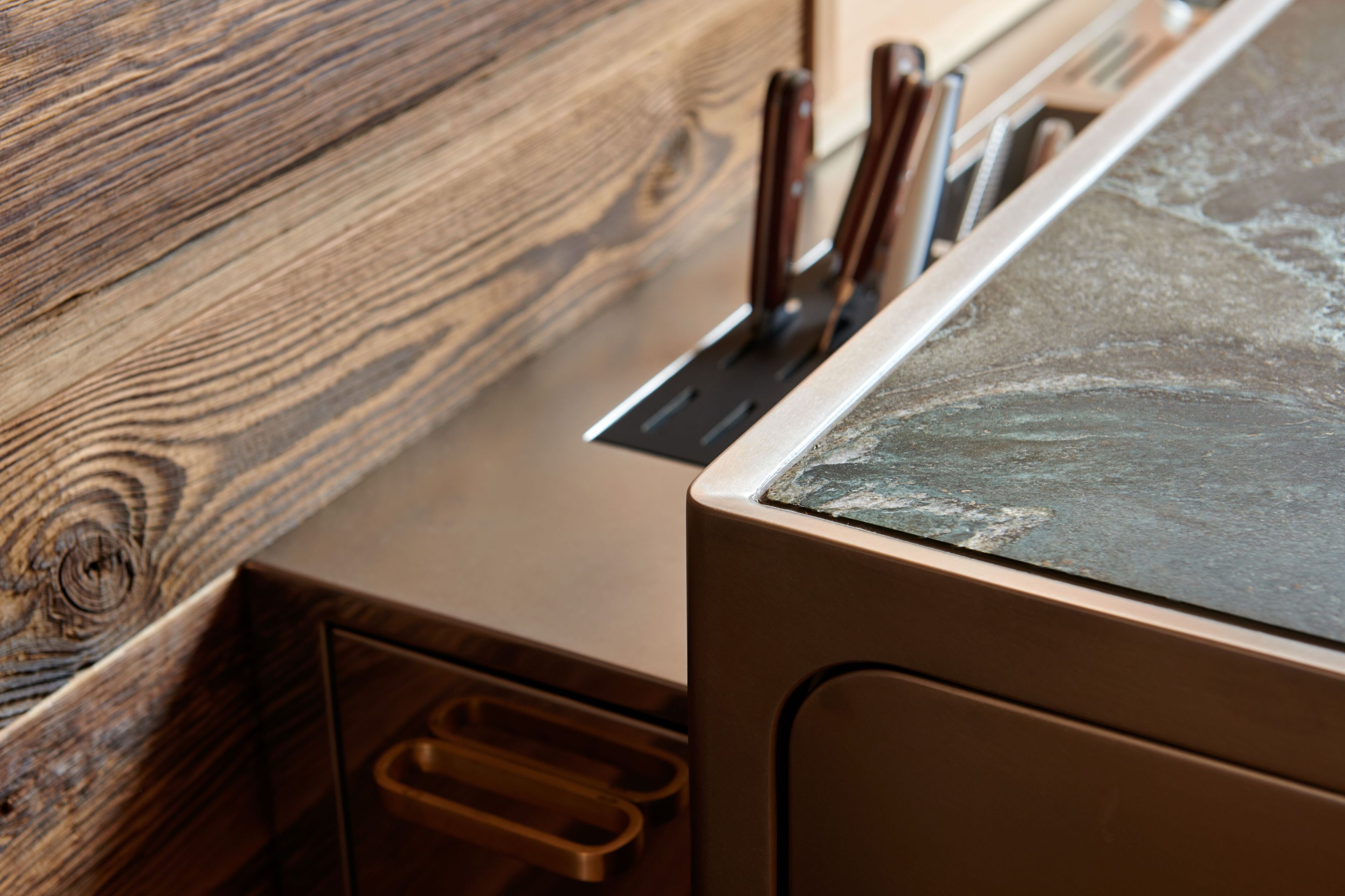 Кухня из нержавеющей стали с полуостровом на заказ ABIMIS ARCH-00070563 - Вид №9