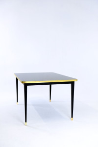 Квадратный стол