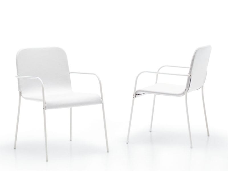 Штабелируемый садовый стул из полиэстера с подлокотниками Paola Lenti MIRA ARCH-00038210