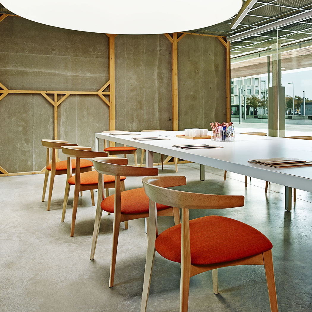 037841 Стул Andreu World Carola - Вид №1