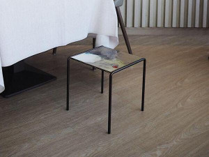 Квадратный журнальный столик из фаянса и нержавеющей стали