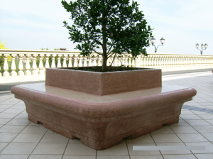 Каменная скамья для открывания двери со спинкой со встроенной плантатором