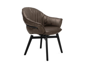 Кожаный мягкий стул с подлокотниками