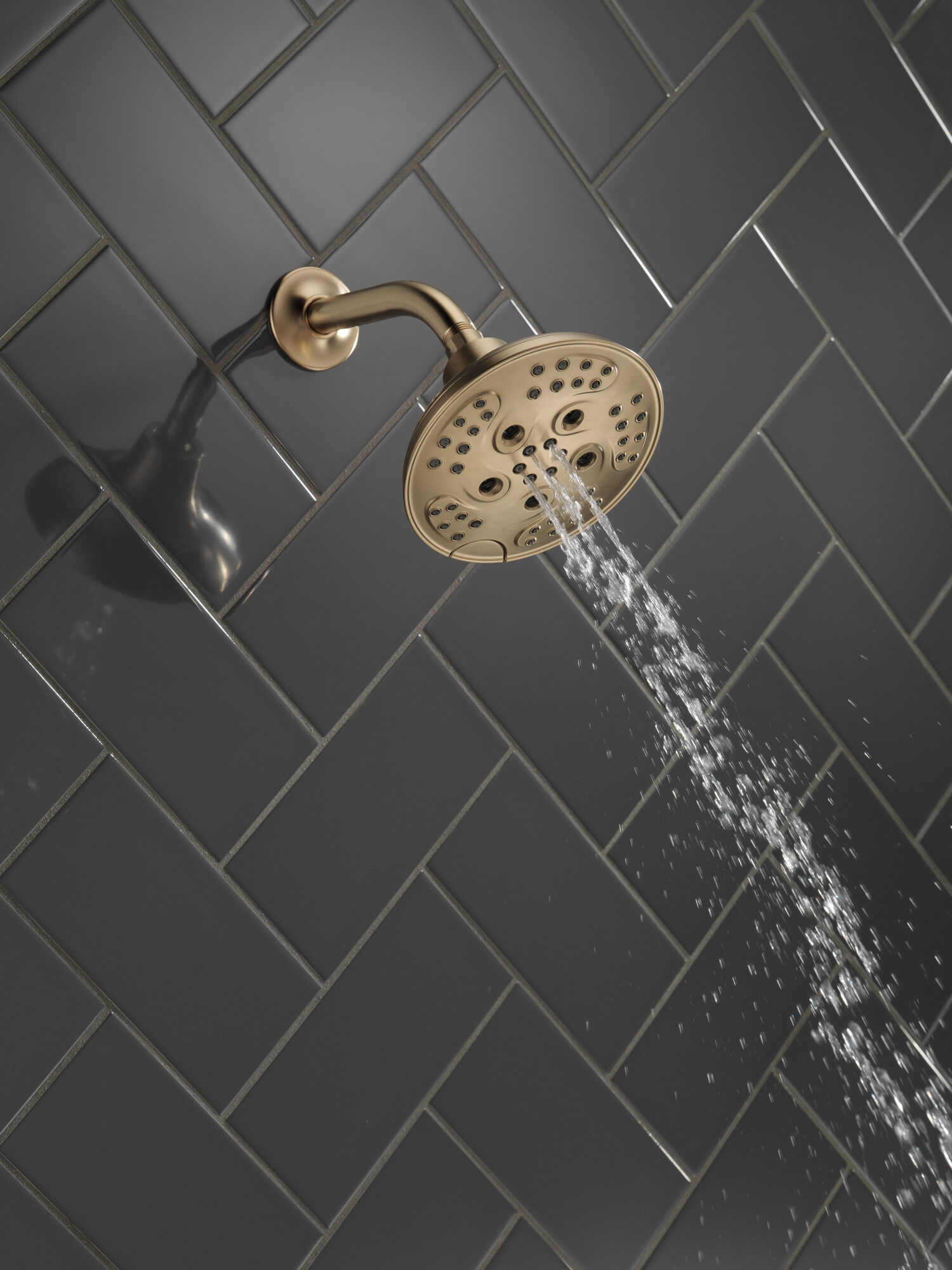52666-CZ H2Okinetic® Переходная душевая лейка Raincan с 5 настройками Delta Faucet Universal Showering Шампанское бронза  - Вид №5