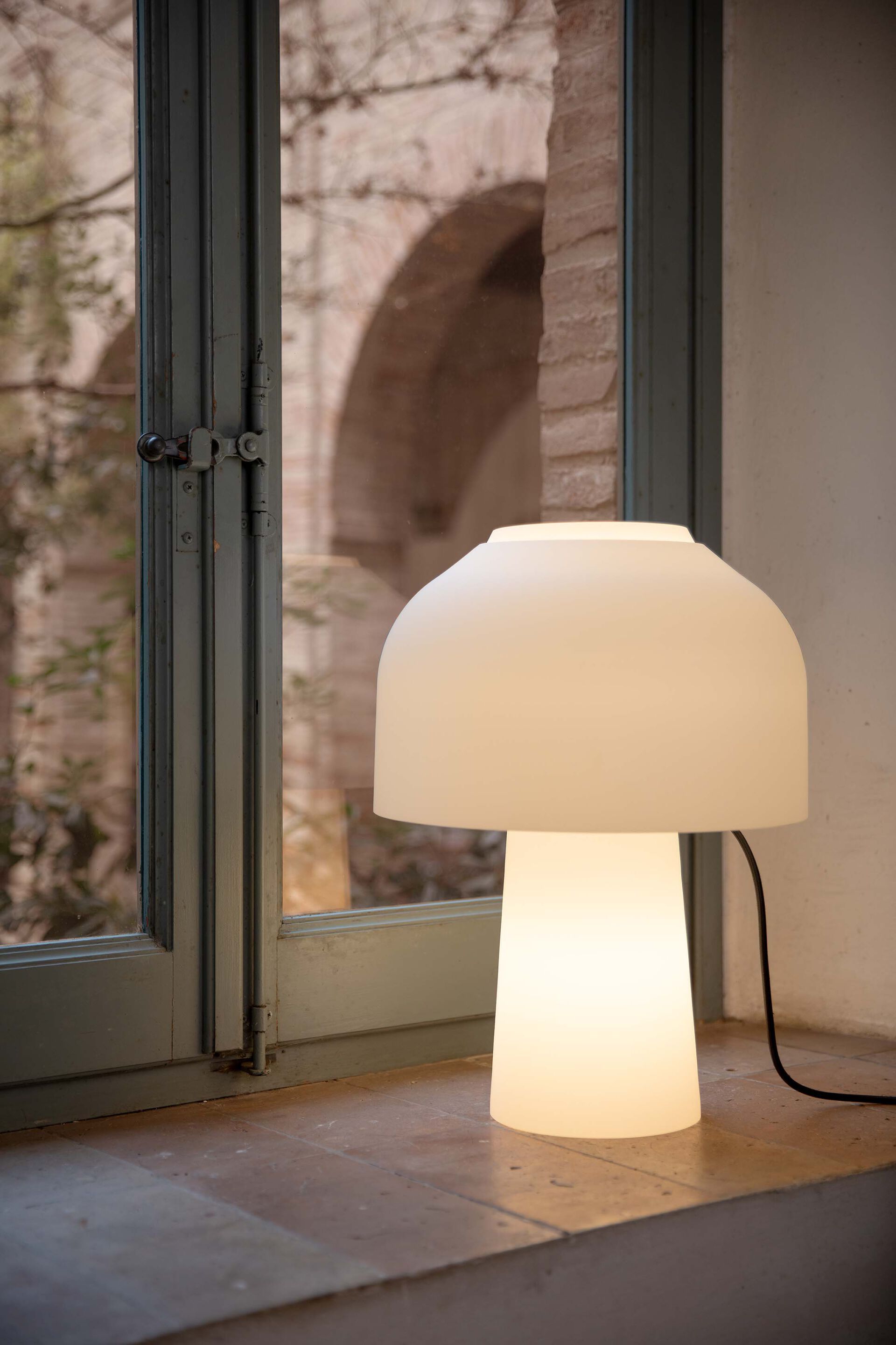 Стеклянная светодиодная настольная лампа Karman LILLY ARCH-00052072 - Вид №11