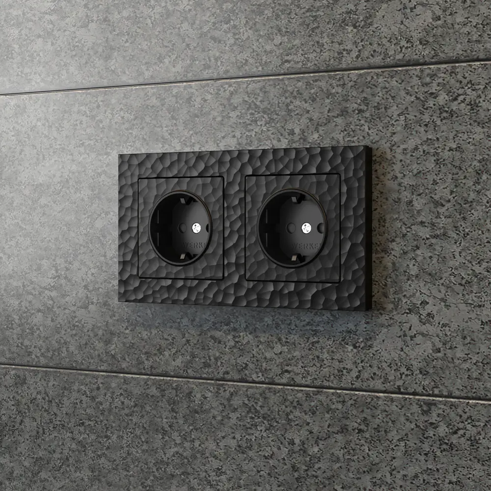 Розетка встраиваемая Werkel Hammer с заземлением со шторками цвет черный STLM-2075173 - Вид №3