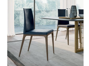 Кожаный стул