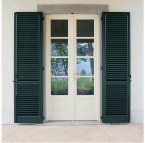 CARMINATI SERRAMENTI Ставни из красного дерева Persiane e antoni