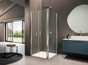 Стеклянная угловая душевая кабина с распашной дверью