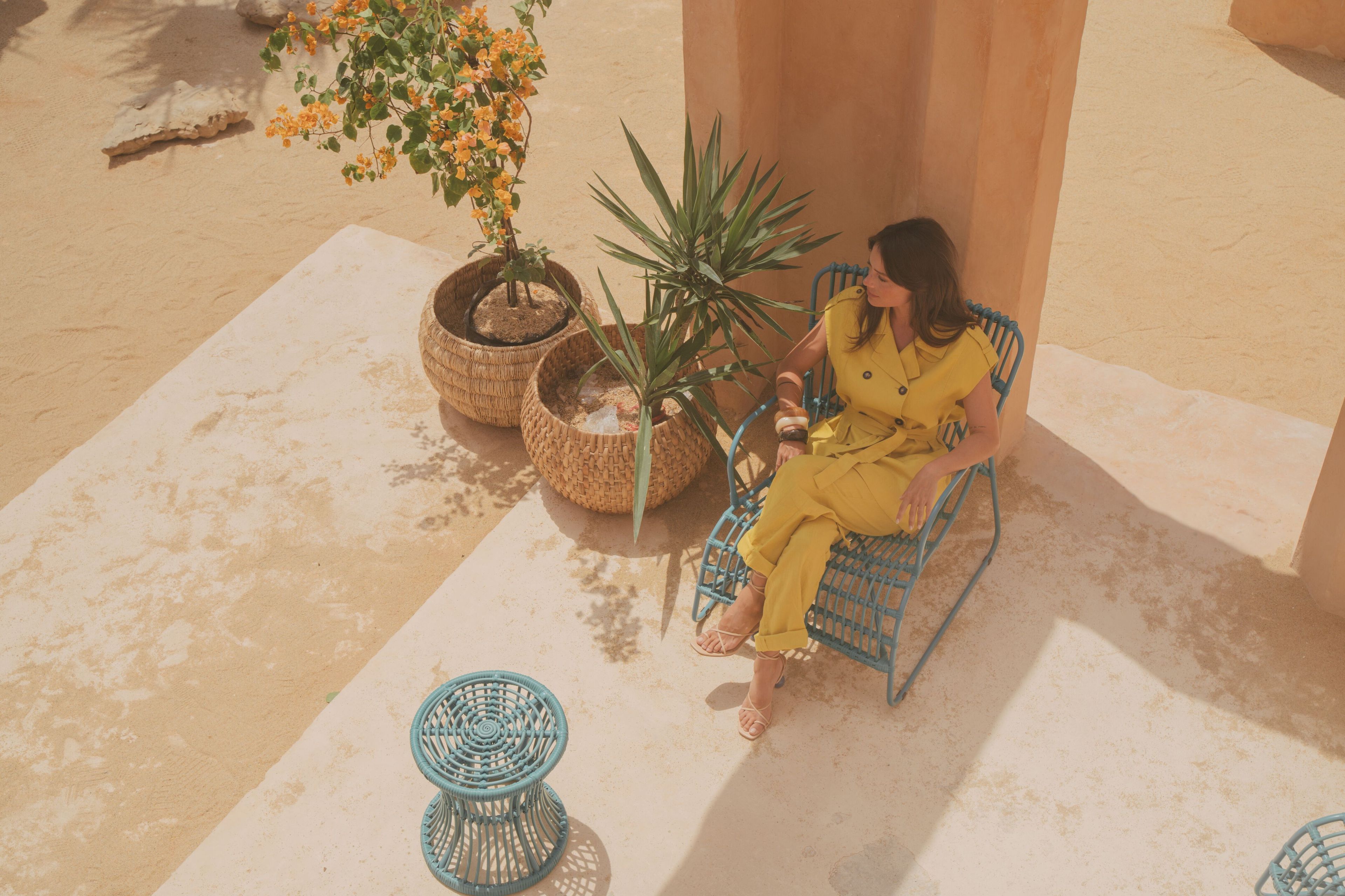 Круглый журнальный столик из синтетического волокна cbdesign Bizarre ARCH-00076312 - Вид №1