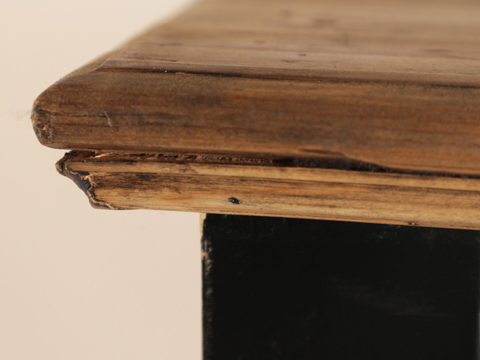 Шкаф из вяза с распашными створками Vical Home YPRES ARCH-00007319 - Вид №5