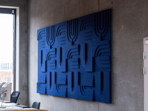 Настенная акустическая панель из переработанной ткани