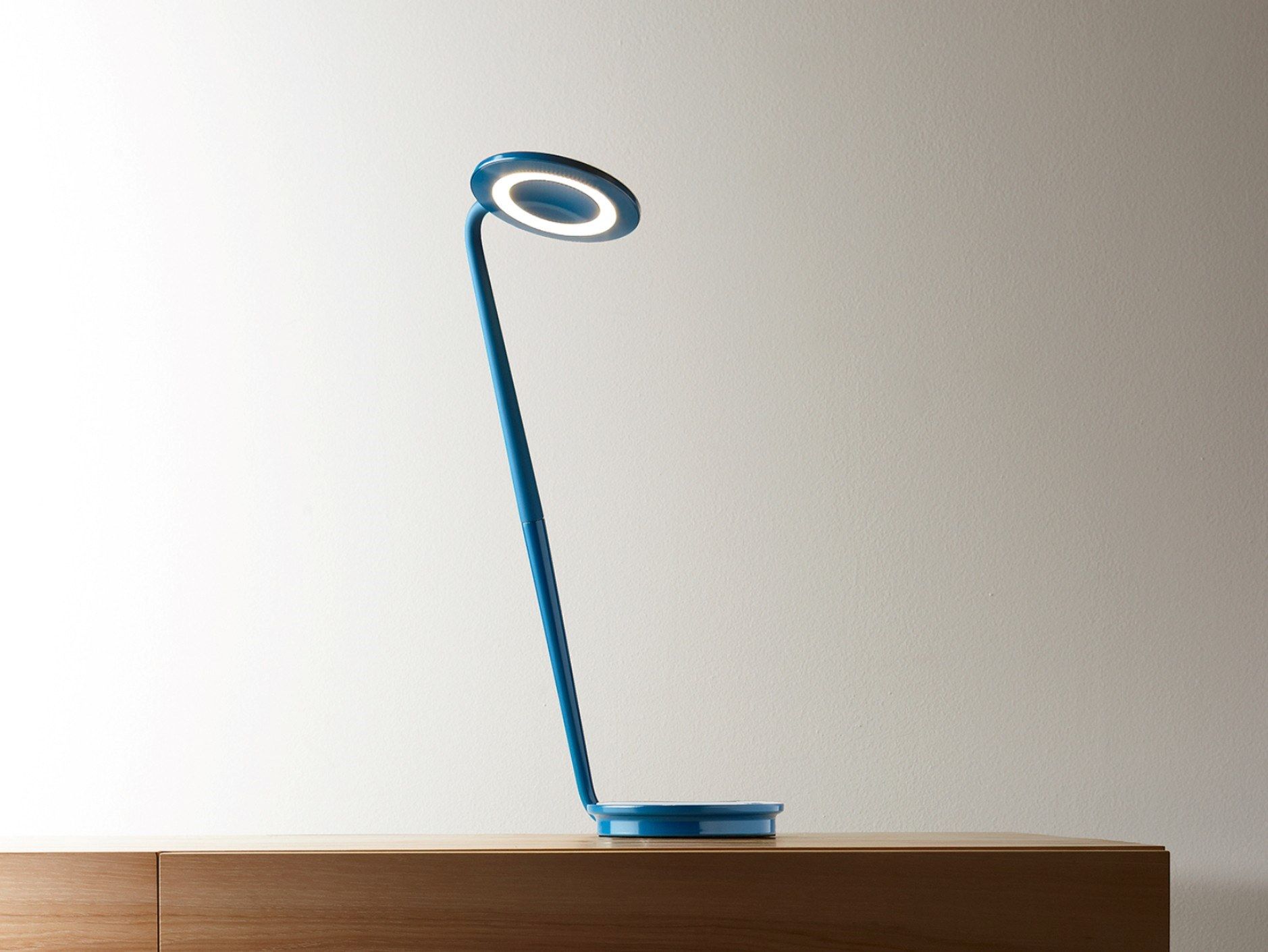 Алюминиевая вращающаяся настольная лампа с USB-разъемом Pablo Designs Pixo ARCH-00042144