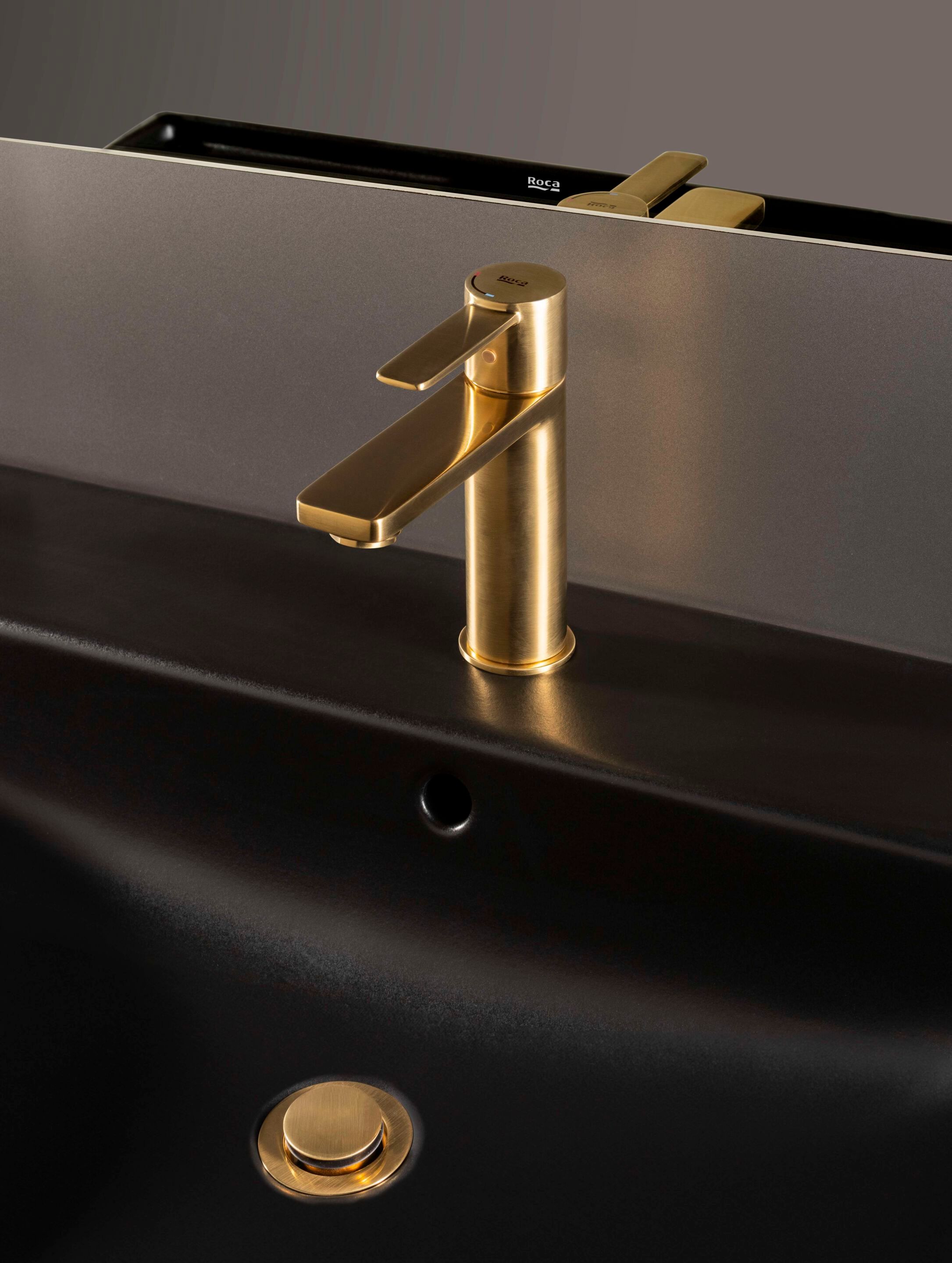 Керамическая одиночная подвесная раковина с столешницей Roca Ona ARCH-00063132 - Вид №3