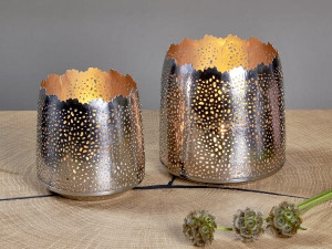 Железный подсвечник