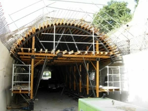 ULMA Construction Автомобиль для открытых тоннелей
