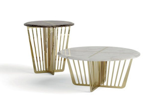 Круглый металлический и мраморный журнальный столик